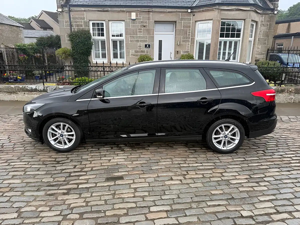 Used 2016 Ford Focus Zetec Shadow Black - Interior and Exterior details 18