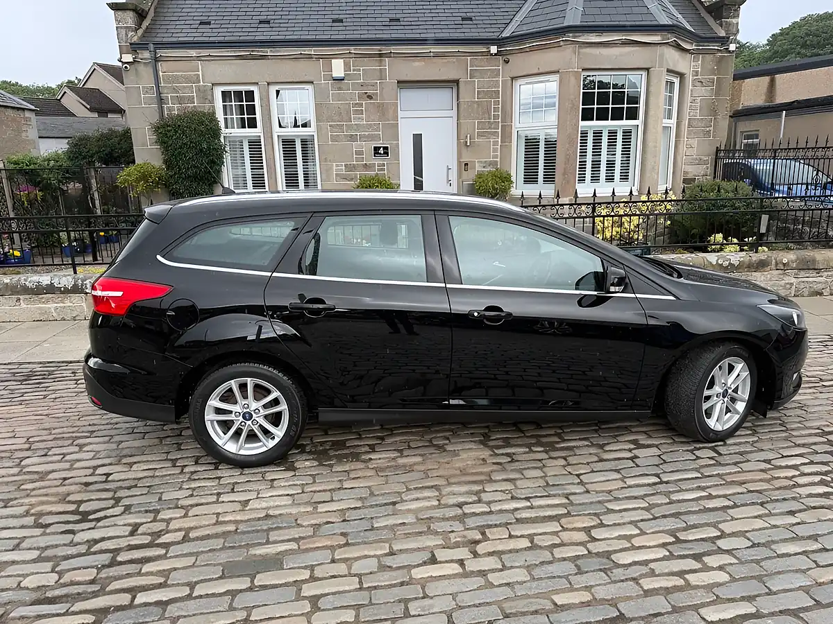 Used 2016 Ford Focus Zetec Shadow Black - Interior and Exterior details 4