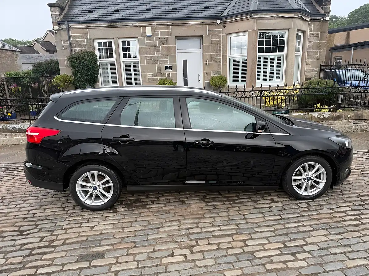 Used 2016 Ford Focus Zetec Shadow Black - Interior and Exterior details 9