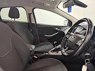 Used 2016 Ford Focus Zetec Silver - Interior and Exterior details 10