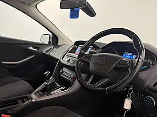 Used 2016 Ford Focus Zetec Silver - Interior and Exterior details 11