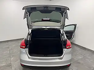 Used 2016 Ford Focus Zetec Silver - Interior and Exterior details 14