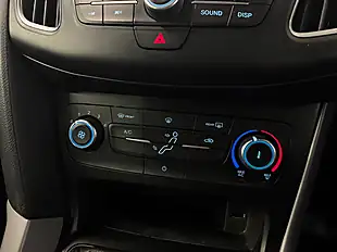Used 2016 Ford Focus Zetec Silver - Interior and Exterior details 16