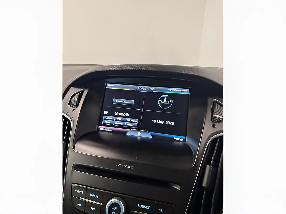 Used 2016 Ford Focus Zetec Silver - Interior and Exterior details 18