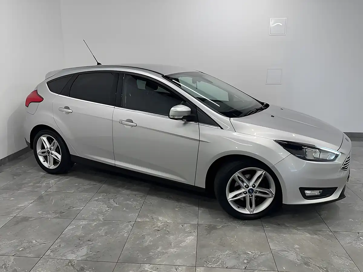 Used 2016 Ford Focus Zetec Silver - Interior and Exterior details 2