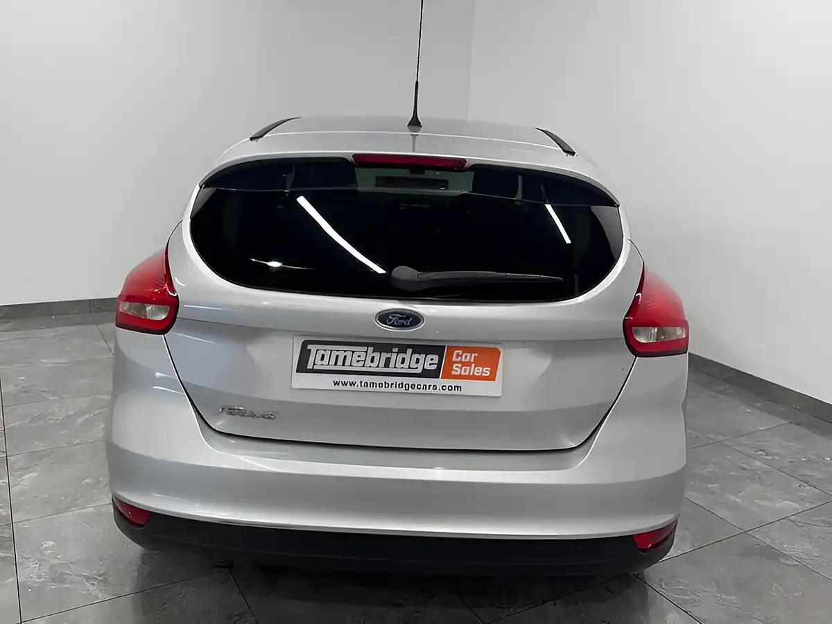Used 2016 Ford Focus Zetec Silver - Interior and Exterior details 7