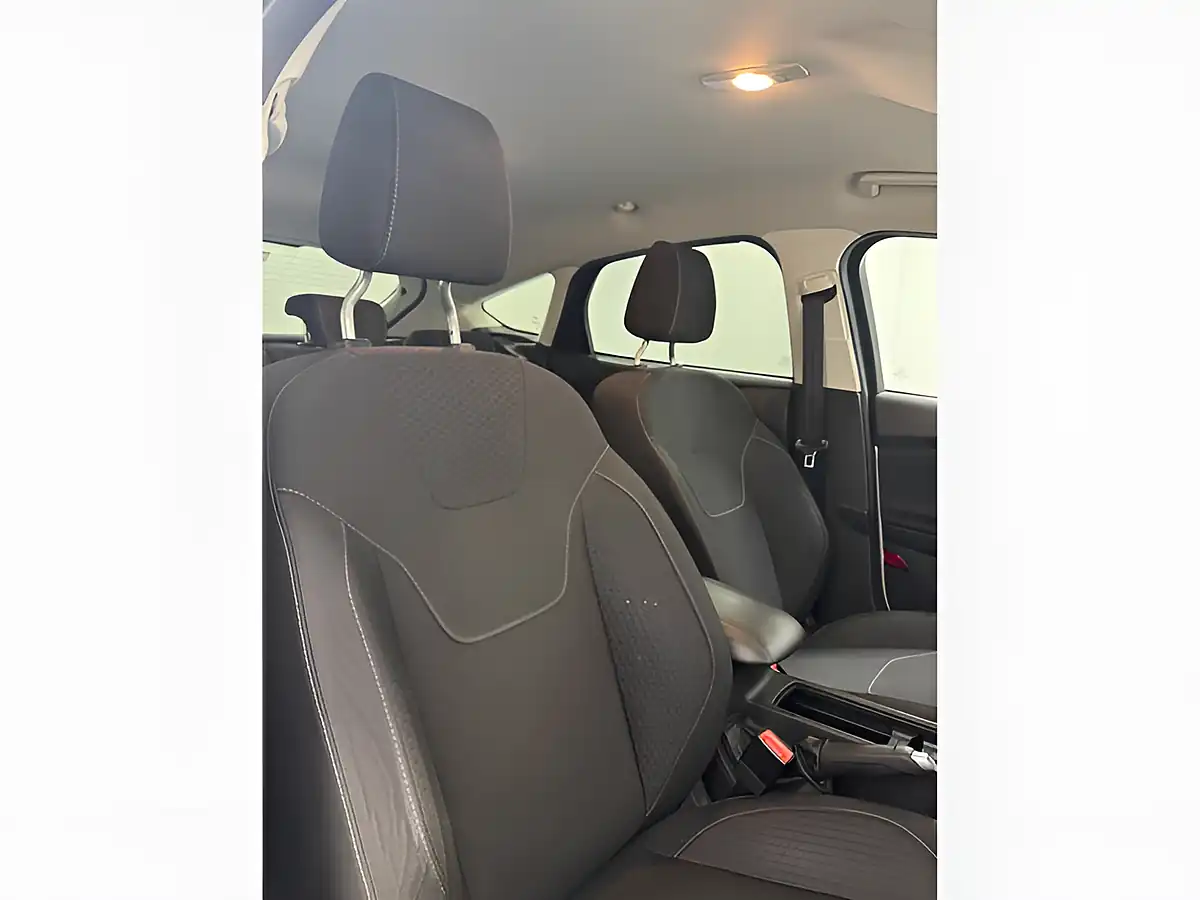 Used 2016 Ford Focus Zetec Silver - Interior and Exterior details 9
