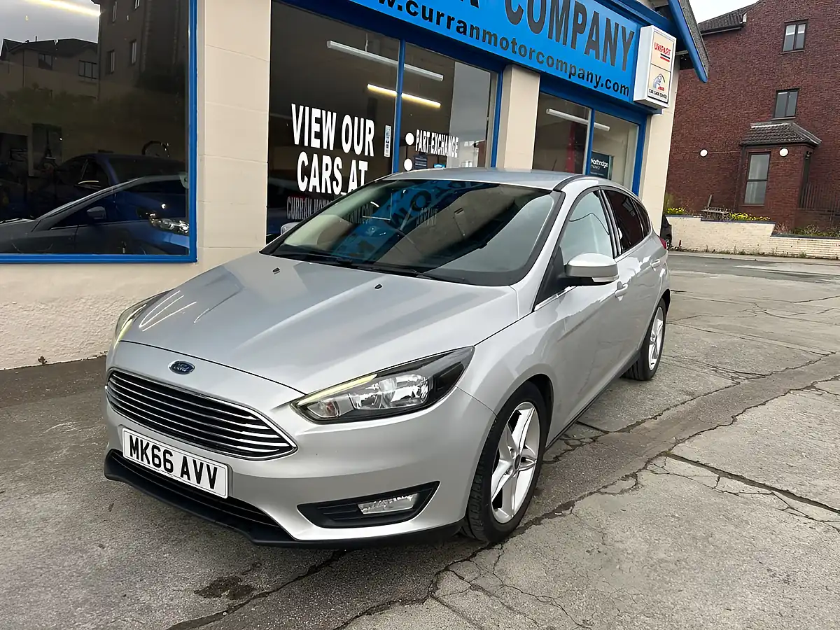 Used 2016 Ford Focus Zetec Silver - Interior and Exterior details 6