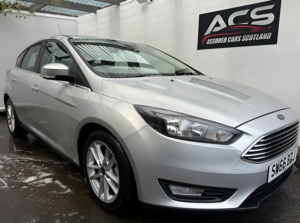 Used 2016 Ford Focus Zetec Silver - Front View