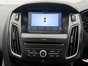 Used 2016 Ford Focus Zetec Silver - Interior and Exterior details 13