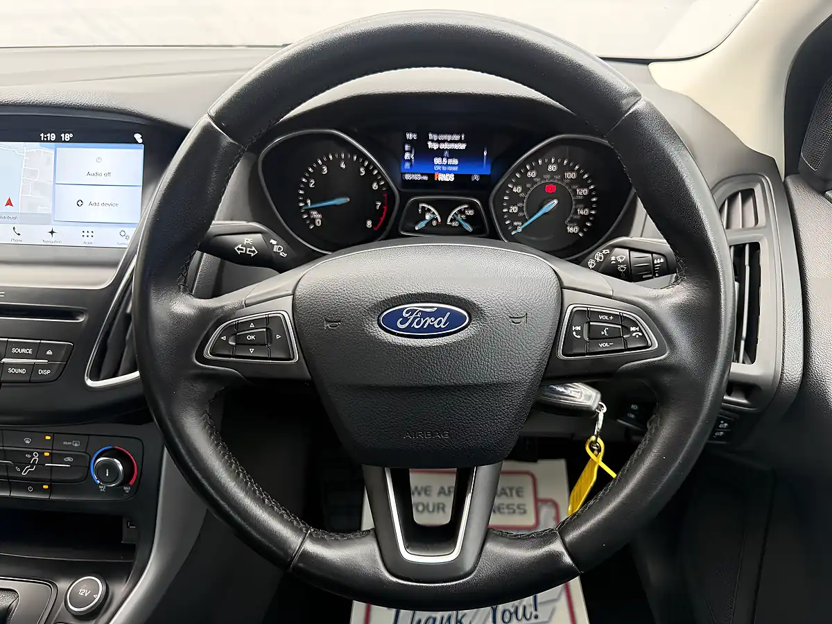 Used 2016 Ford Focus Zetec Silver - Interior and Exterior details 16