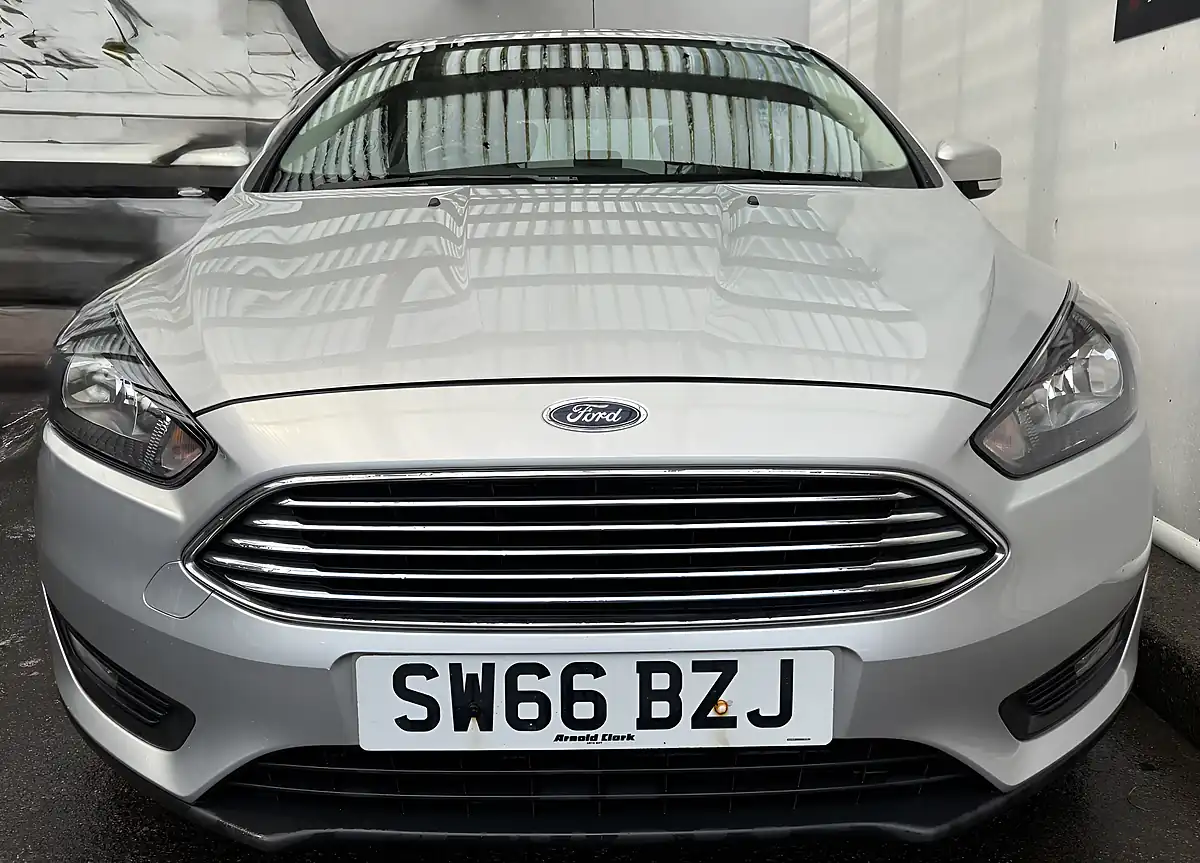 Used 2016 Ford Focus Zetec Silver - Interior and Exterior details 9