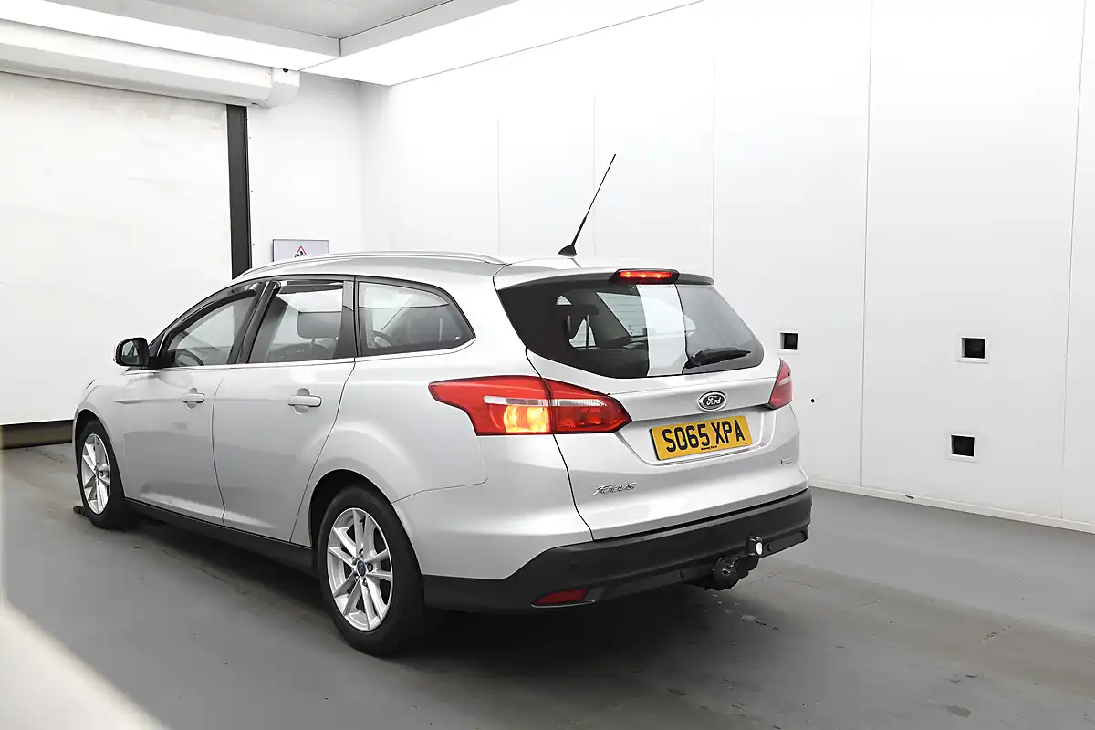 Used 2016 Ford Focus Zetec Silver - Interior and Exterior details 3