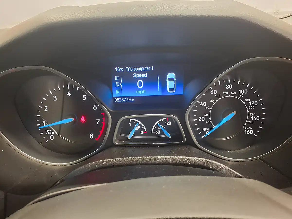 Used 2016 Ford Focus Zetec Silver - Interior and Exterior details 5