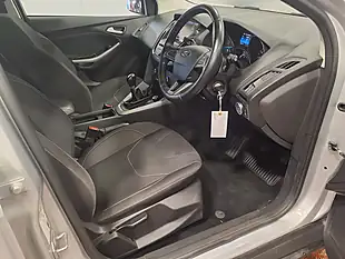 Used 2016 Ford Focus Zetec Silver - Interior and Exterior details 6