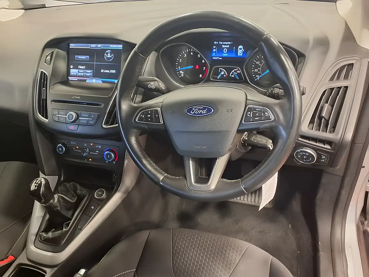 Used 2016 Ford Focus Zetec Silver - Interior and Exterior details 7