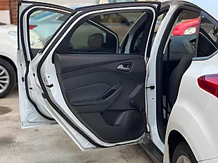 Used 2016 Ford Focus Zetec White - Interior and Exterior details 14