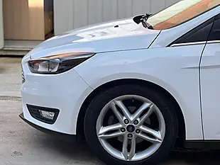 Used 2016 Ford Focus Zetec White - Interior and Exterior details 15