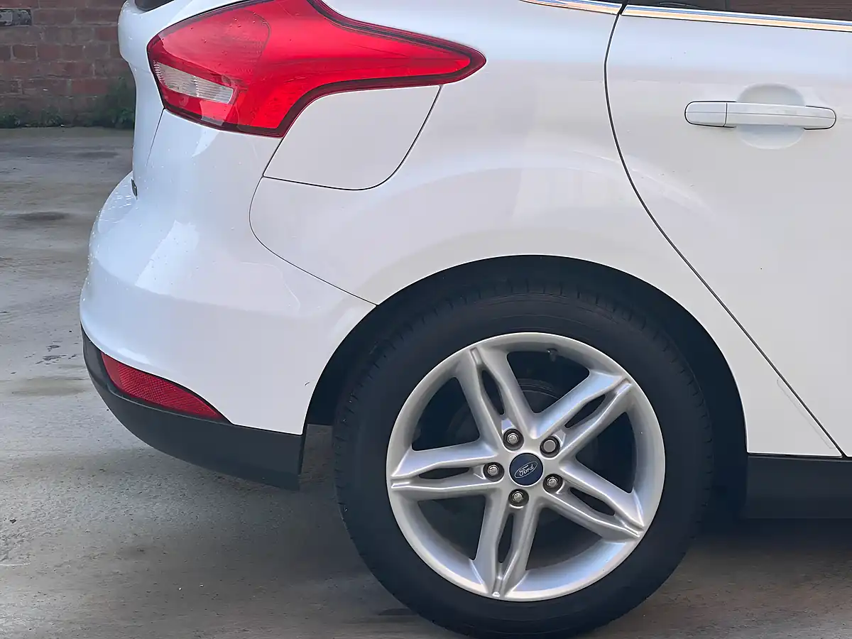 Used 2016 Ford Focus Zetec White - Interior and Exterior details 16