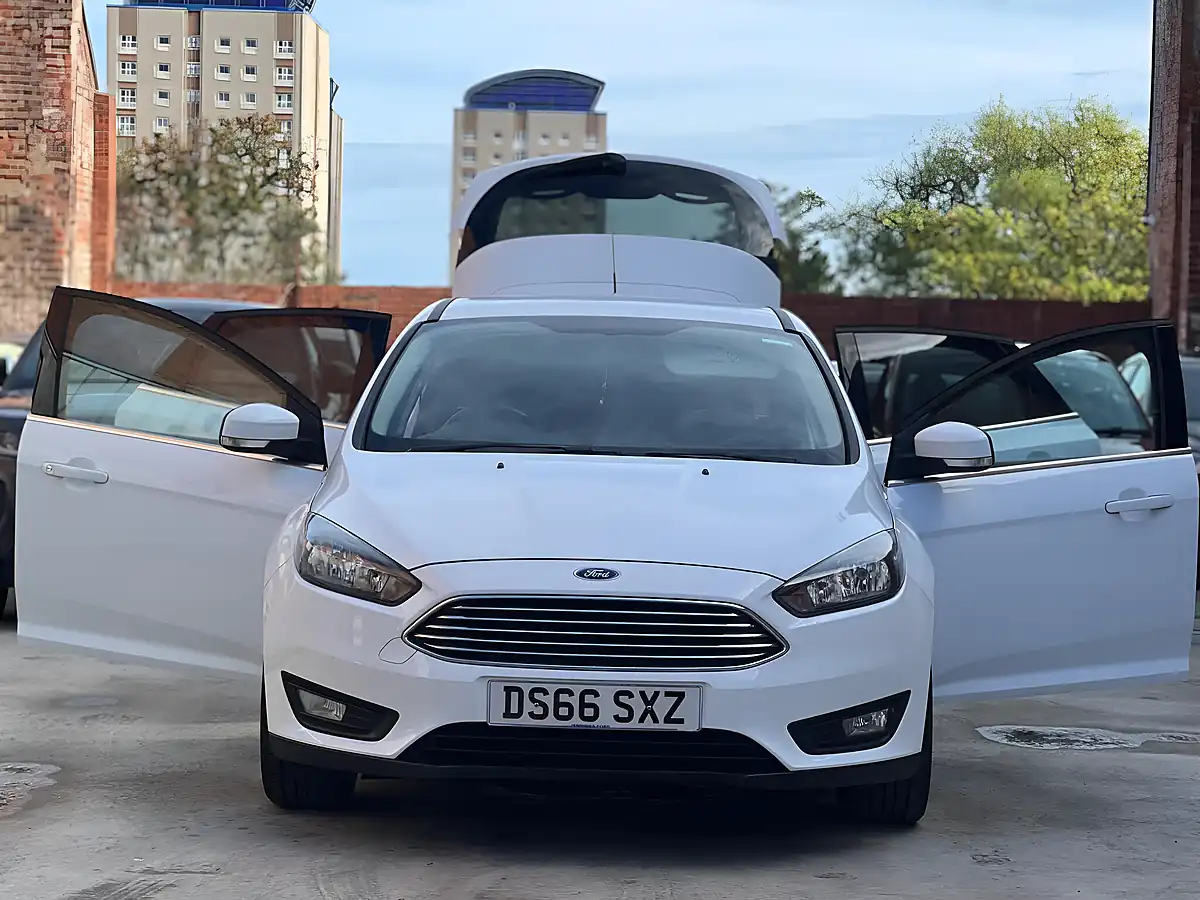 Used 2016 Ford Focus Zetec White - Interior and Exterior details 5