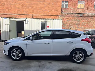 Used 2016 Ford Focus Zetec White - Interior and Exterior details 6