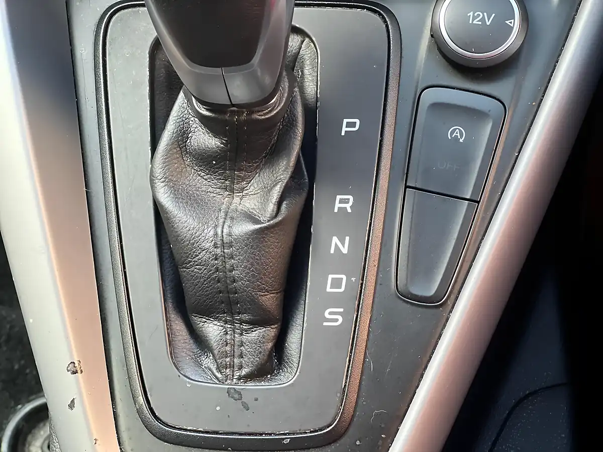Used 2016 Ford Focus Zetec White - Interior and Exterior details 9