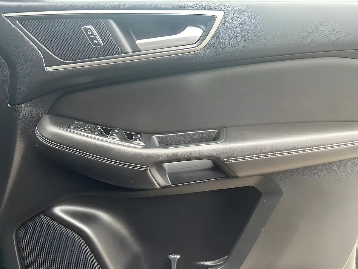Used 2016 Ford Galaxy Zetec Black - Interior and Exterior details 14
