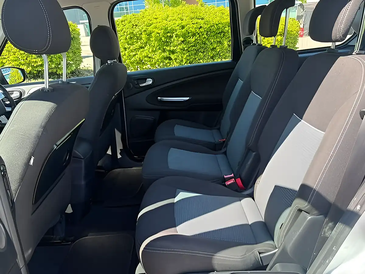 Used 2016 Ford Galaxy Zetec Silver - Interior and Exterior details 11