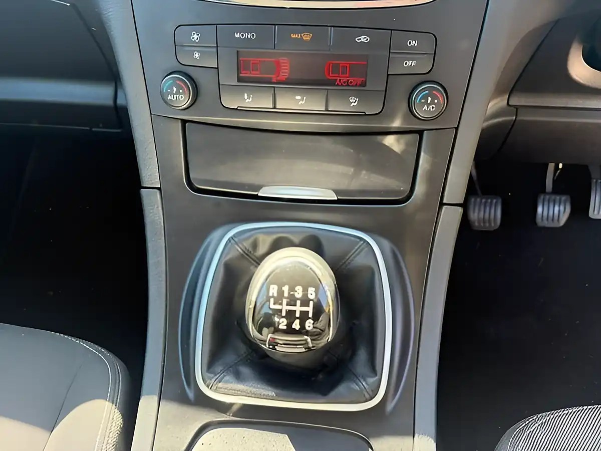 Used 2016 Ford Galaxy Zetec Silver - Interior and Exterior details 14