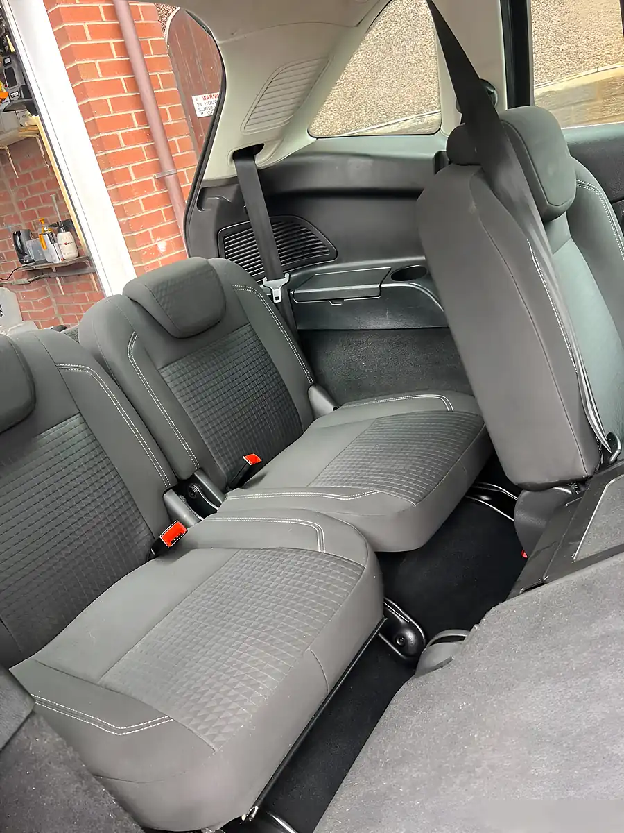 Used 2016 Ford Grand C Max Titanium Ocean Blue Metallic - Interior and Exterior details 10