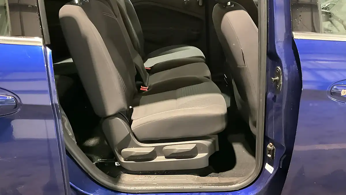 Used 2016 Ford Grand C-Max Zetec Blue - Interior and Exterior details 10