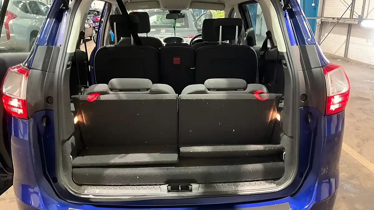 Used 2016 Ford Grand C-Max Zetec Blue - Interior and Exterior details 9