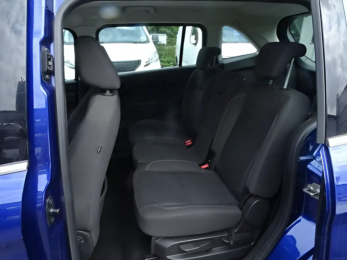 Used 2016 Ford Grand C-Max Zetec Blue - Interior and Exterior details 14