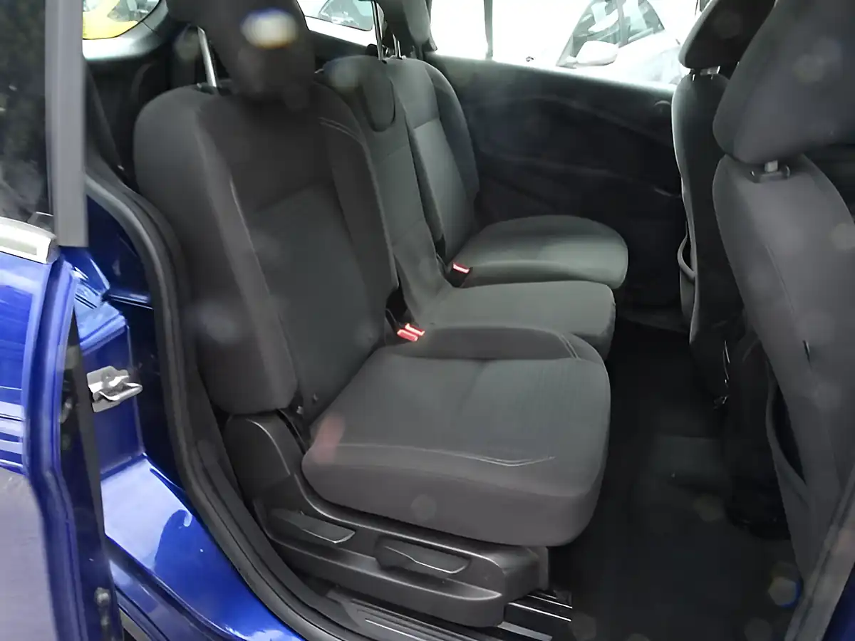Used 2016 Ford Grand C-Max Zetec Blue - Interior and Exterior details 15