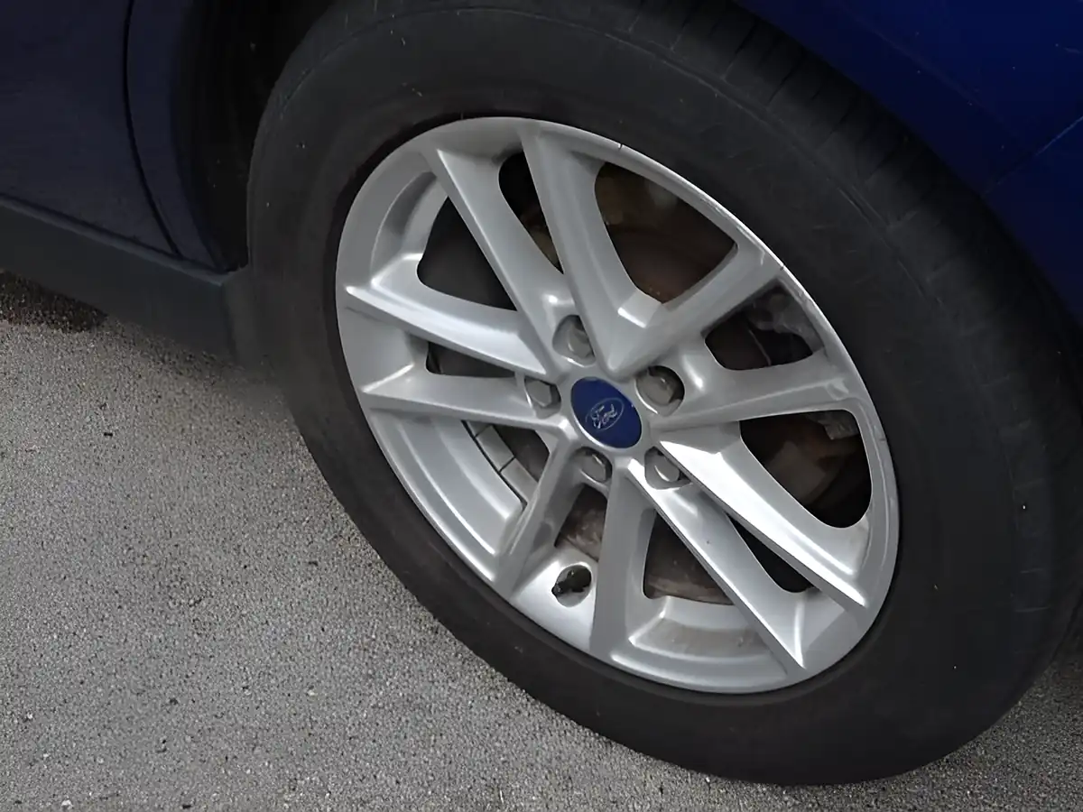 Used 2016 Ford Grand C-Max Zetec Blue - Interior and Exterior details 16