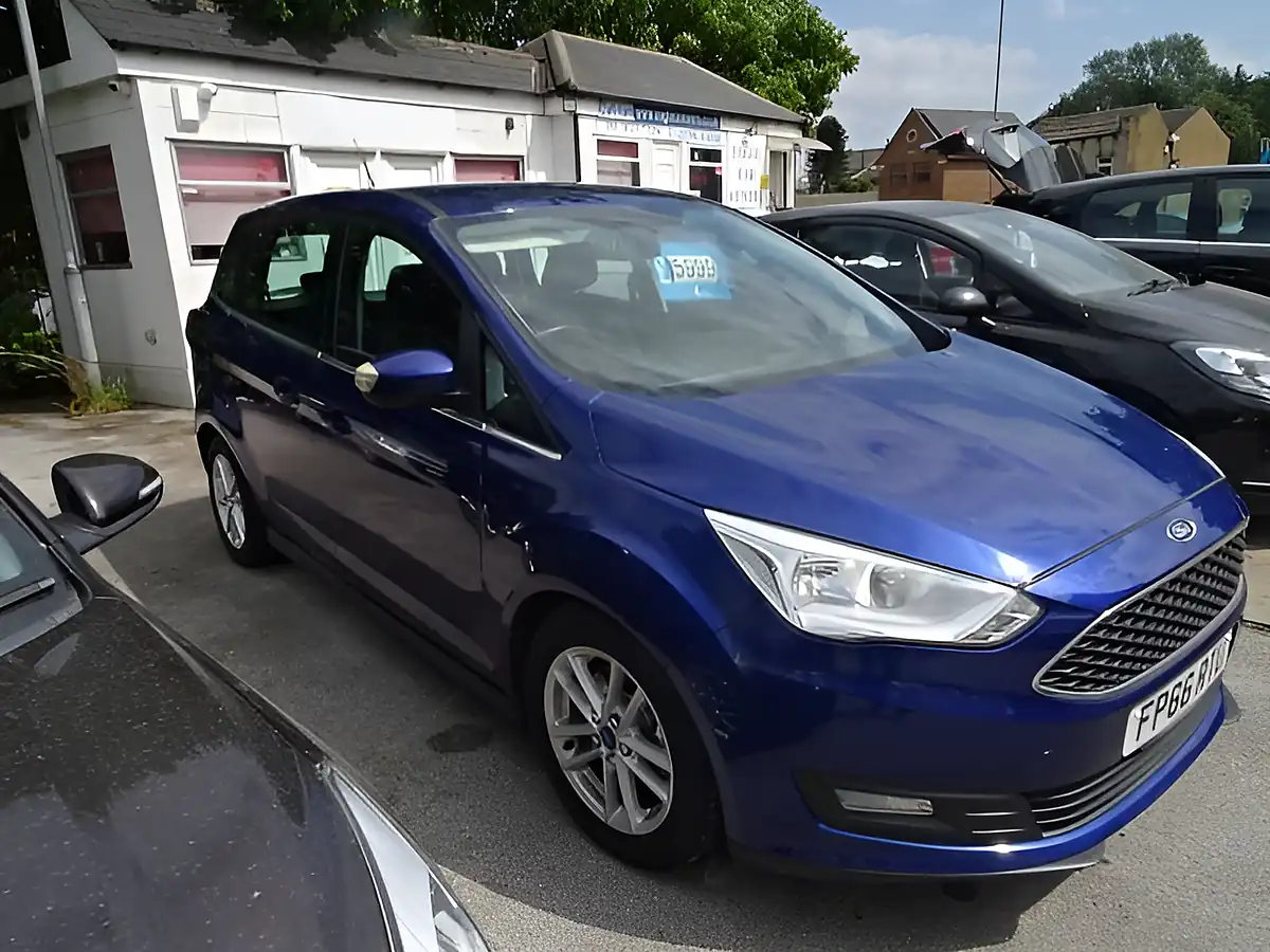 Used 2016 Ford Grand C-Max Zetec Blue - Interior and Exterior details 9