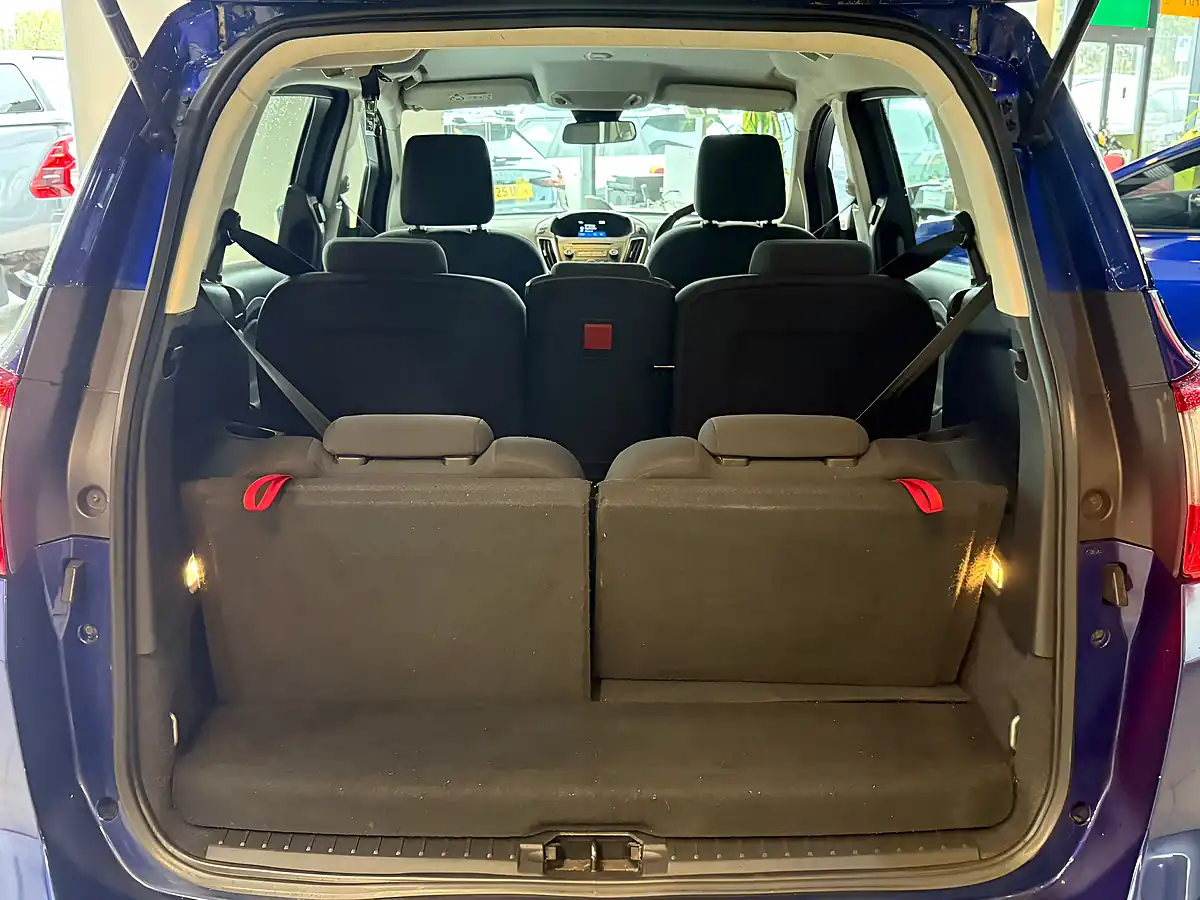 Used 2016 Ford Grand C-Max Zetec Blue - Interior and Exterior details 10