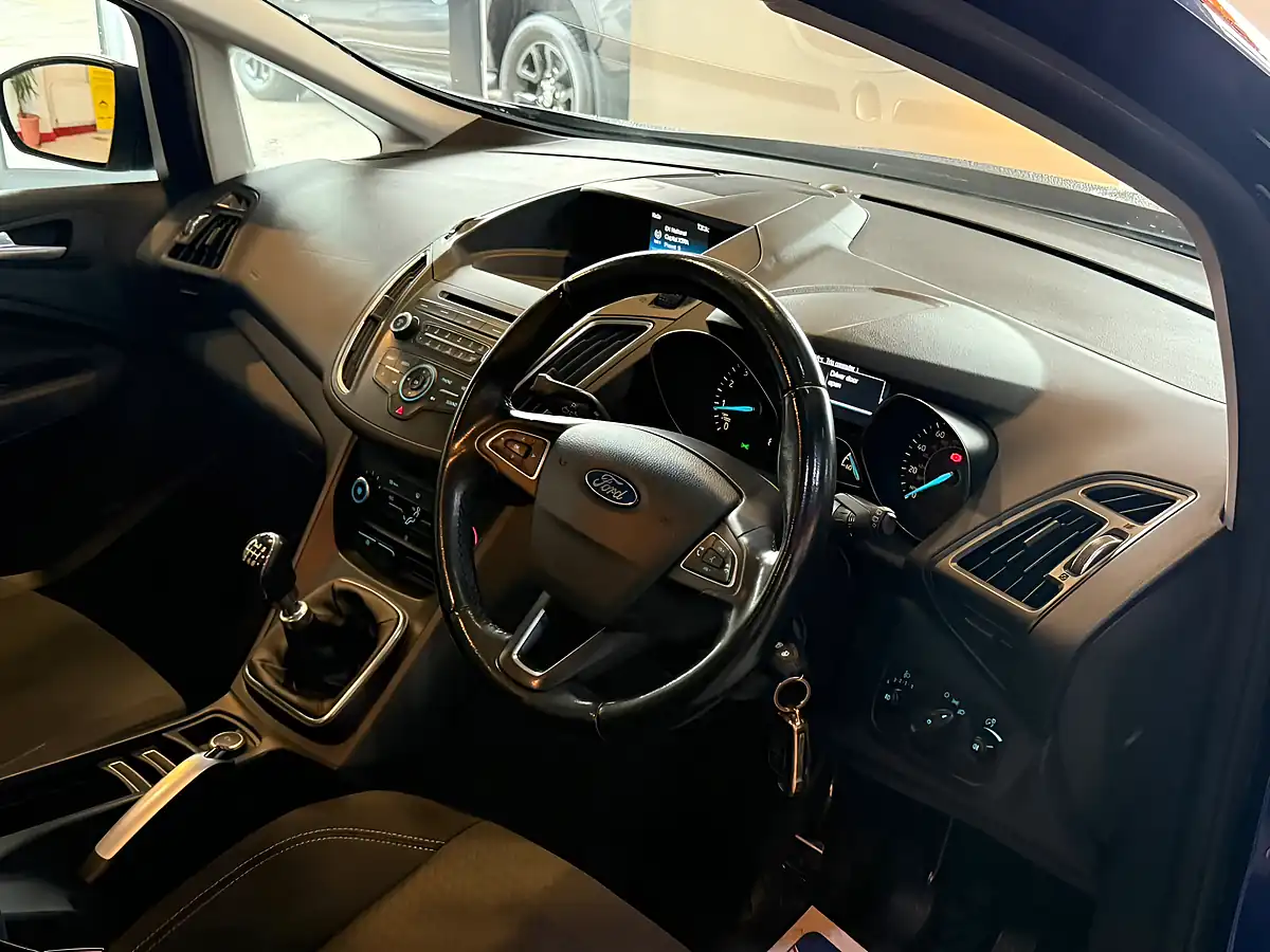 Used 2016 Ford Grand C-Max Zetec Blue - Interior and Exterior details 15