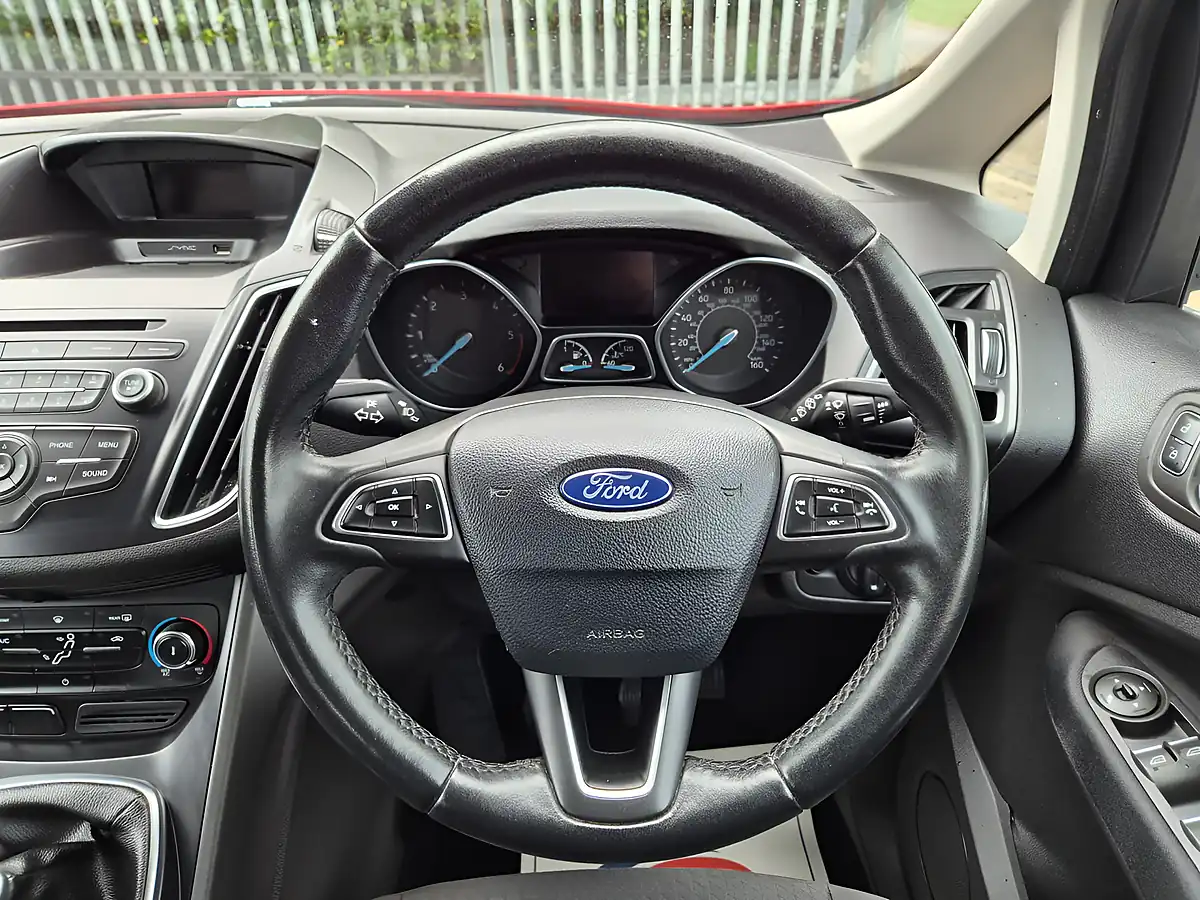 Used 2016 Ford Grand C-Max Zetec Red - Interior and Exterior details 10