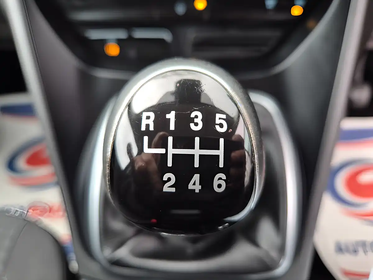 Used 2016 Ford Grand C-Max Zetec Red - Interior and Exterior details 12