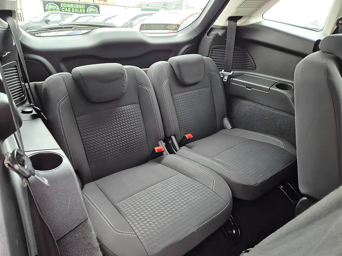 Used 2016 Ford Grand C-Max Zetec Red - Interior and Exterior details 16
