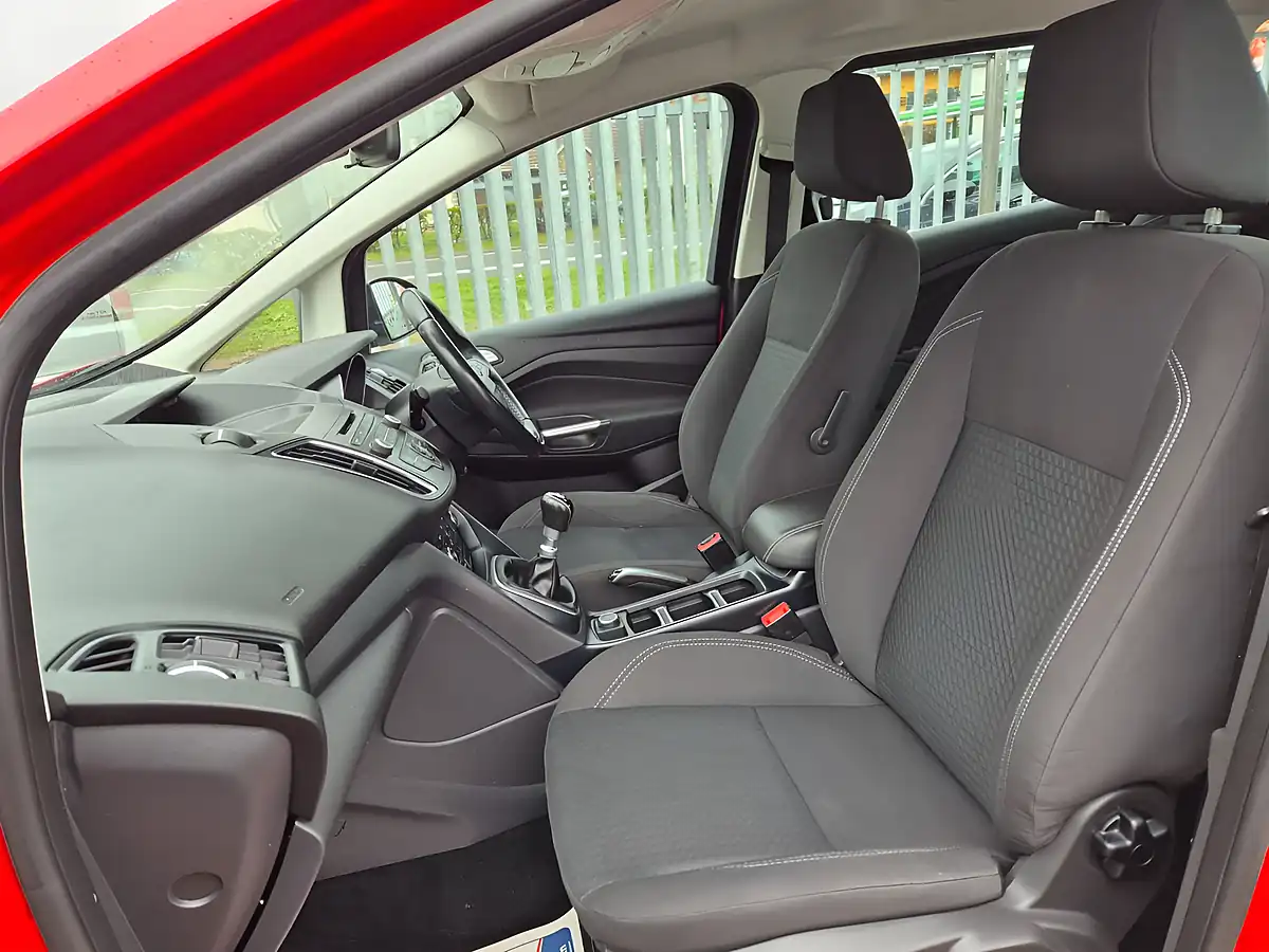 Used 2016 Ford Grand C-Max Zetec Red - Interior and Exterior details 18