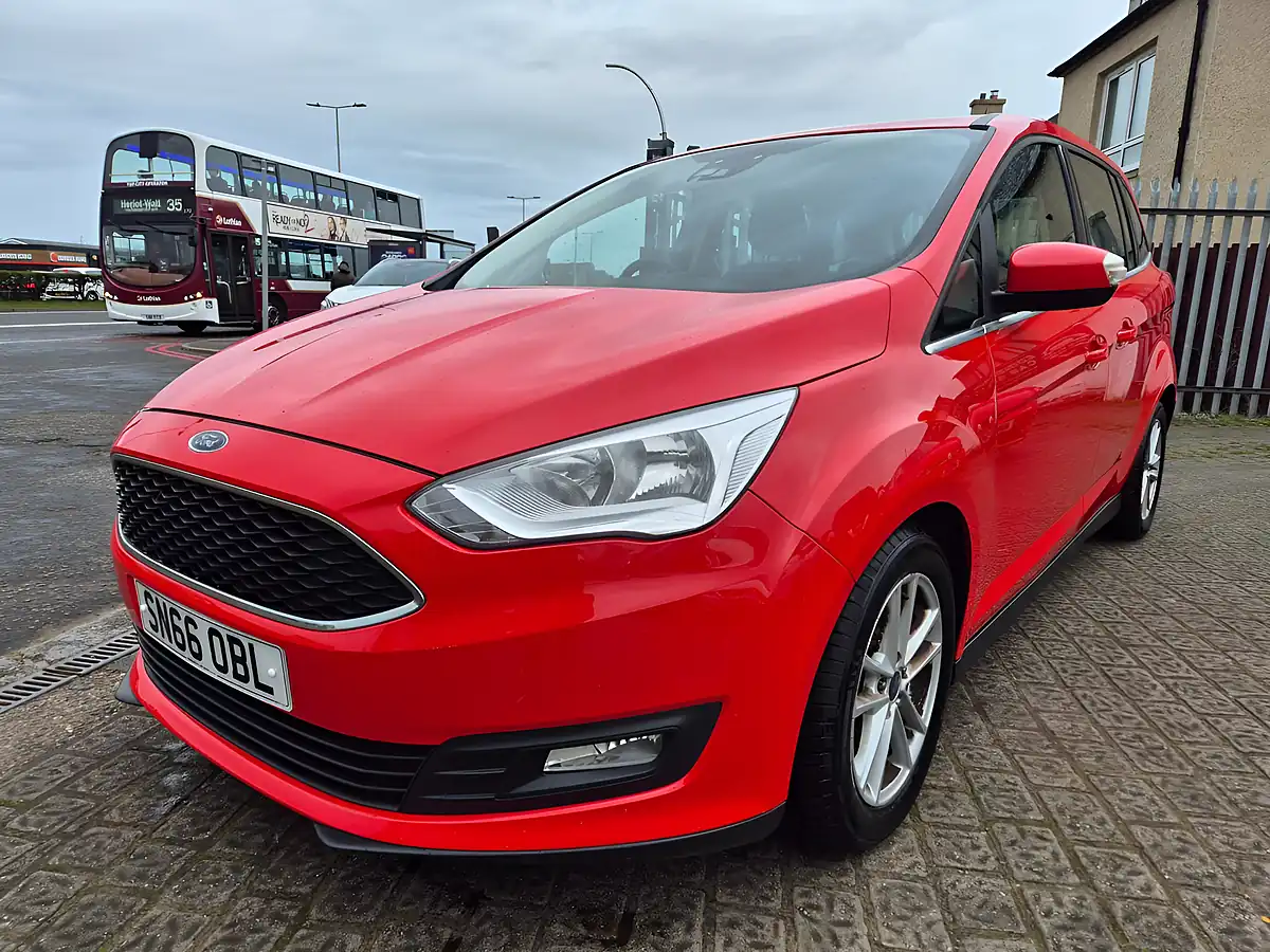Used 2016 Ford Grand C-Max Zetec Red - Interior and Exterior details 3
