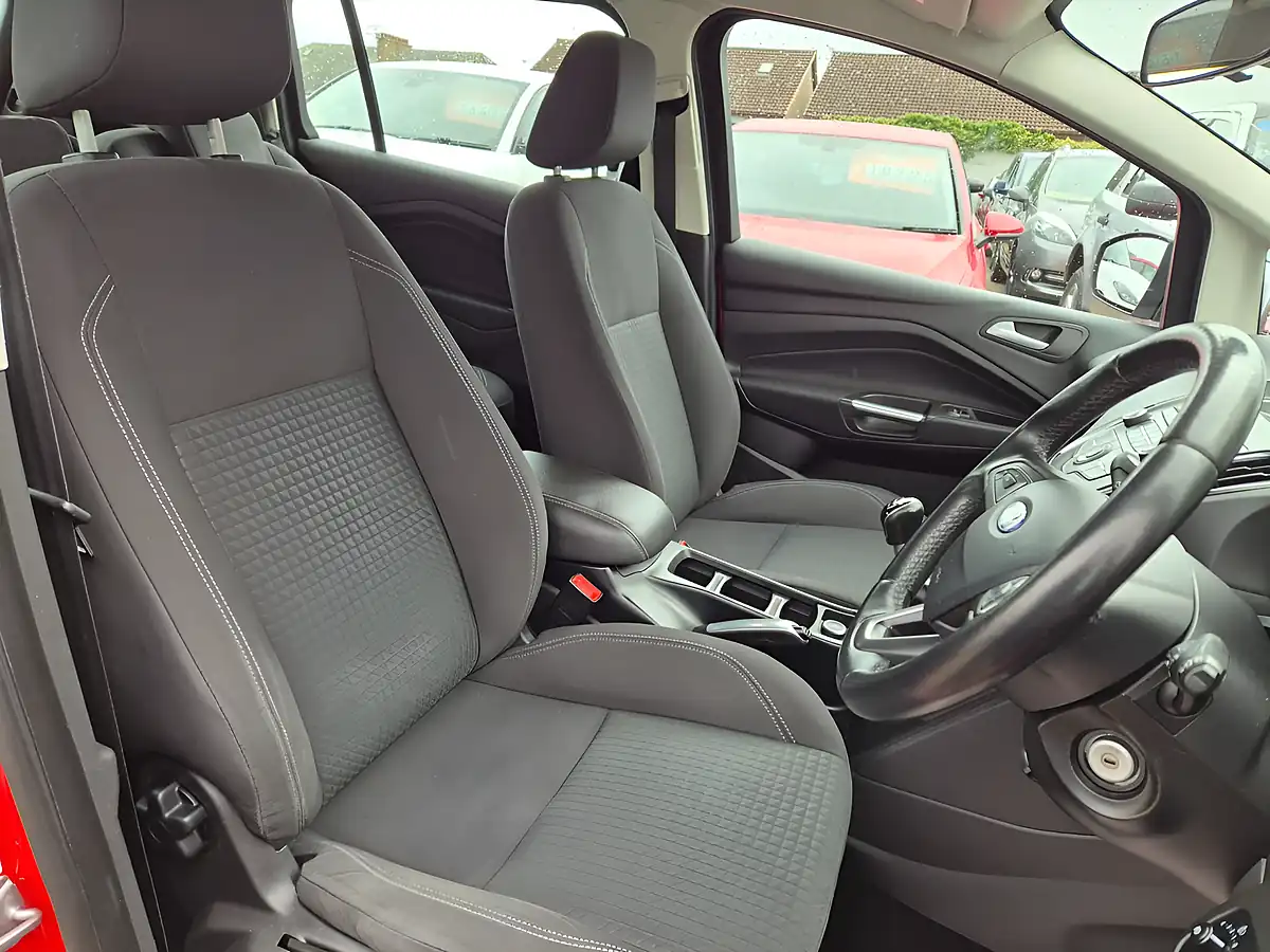 Used 2016 Ford Grand C-Max Zetec Red - Interior and Exterior details 7