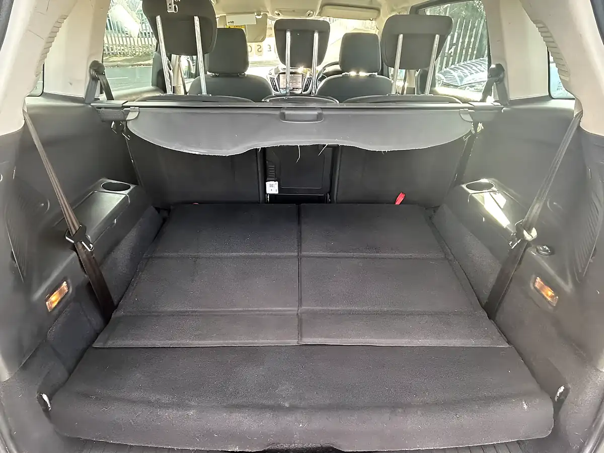 Used 2016 Ford Grand C-Max Zetec Silver - Interior and Exterior details 17
