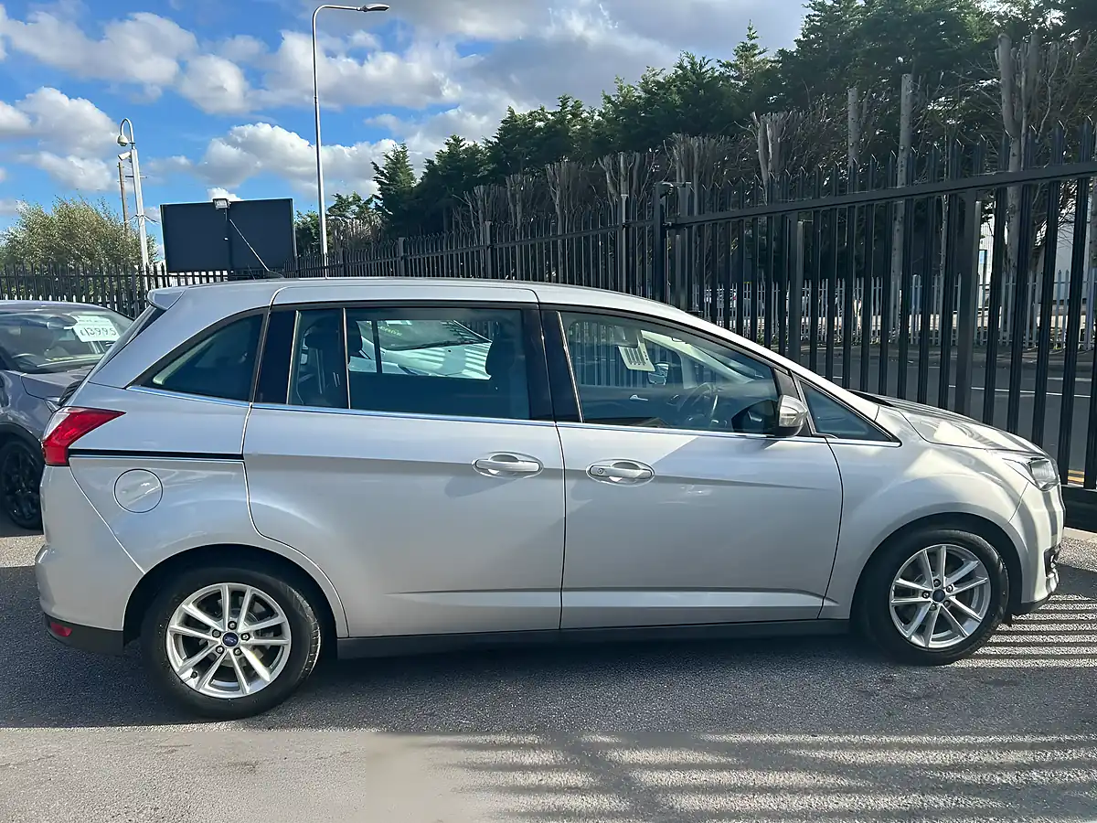 Used 2016 Ford Grand C-Max Zetec Silver - Interior and Exterior details 7