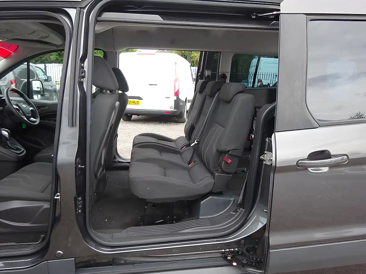 Used 2016 Ford Grand Tourneo Connect Titanium Grey - Interior and Exterior details 10
