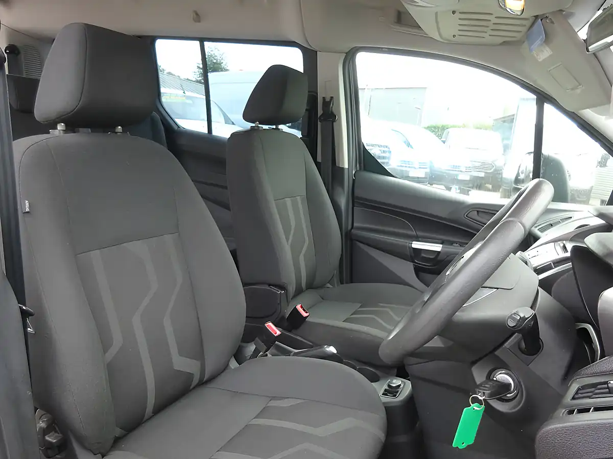 Used 2016 Ford Grand Tourneo Connect Titanium Grey - Interior and Exterior details 17
