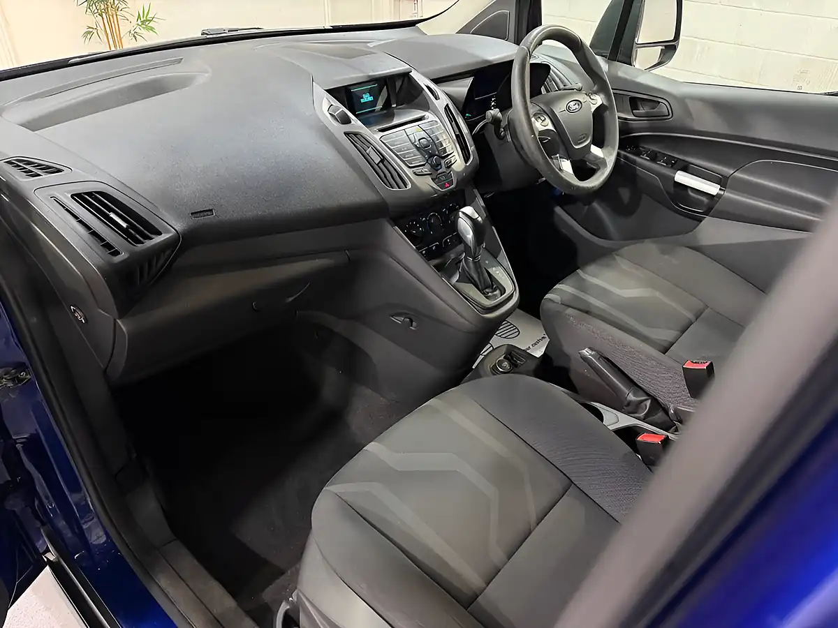 Used 2016 Ford Grand Tourneo Connect Zetec Blue - Interior and Exterior details 19