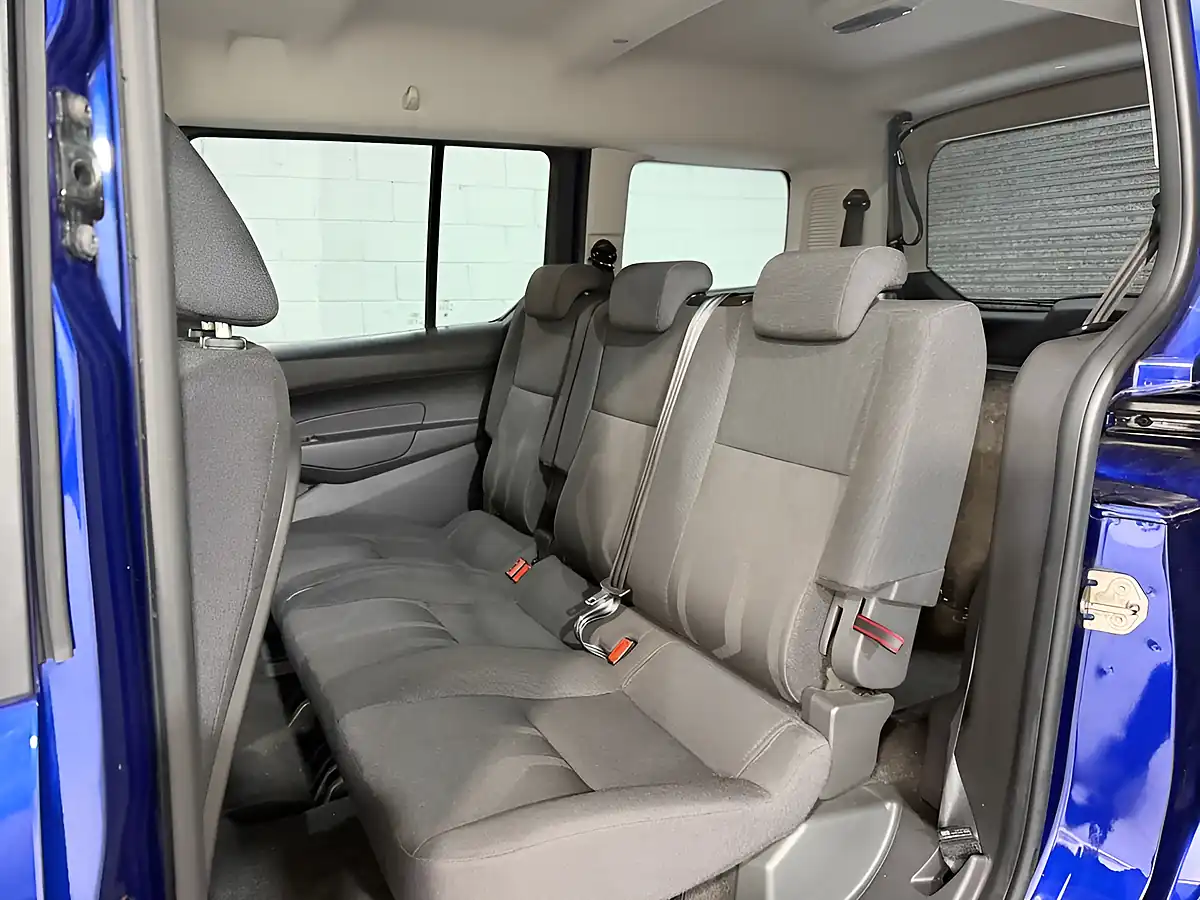 Used 2016 Ford Grand Tourneo Connect Zetec Blue - Interior and Exterior details 20